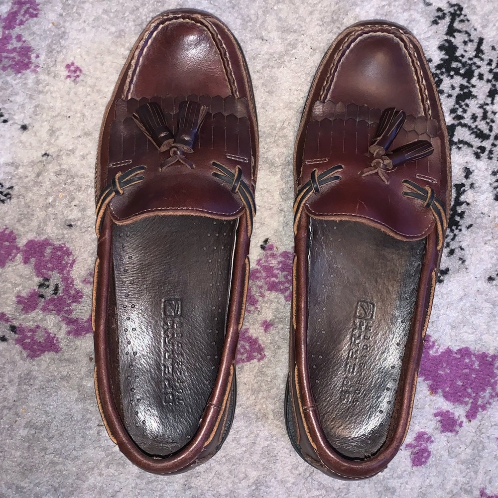 Sperry men’s leather slip on loafer!